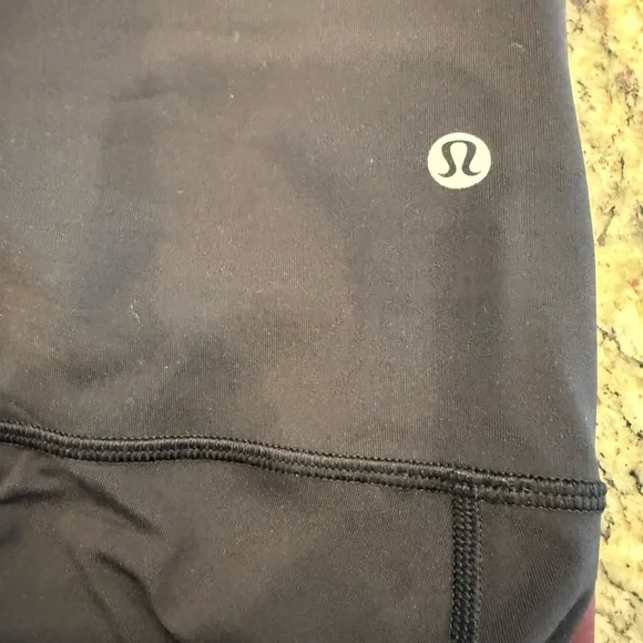Lululemon women’s leggings 5 pairs size 16 EUC - Picture 5 of 6